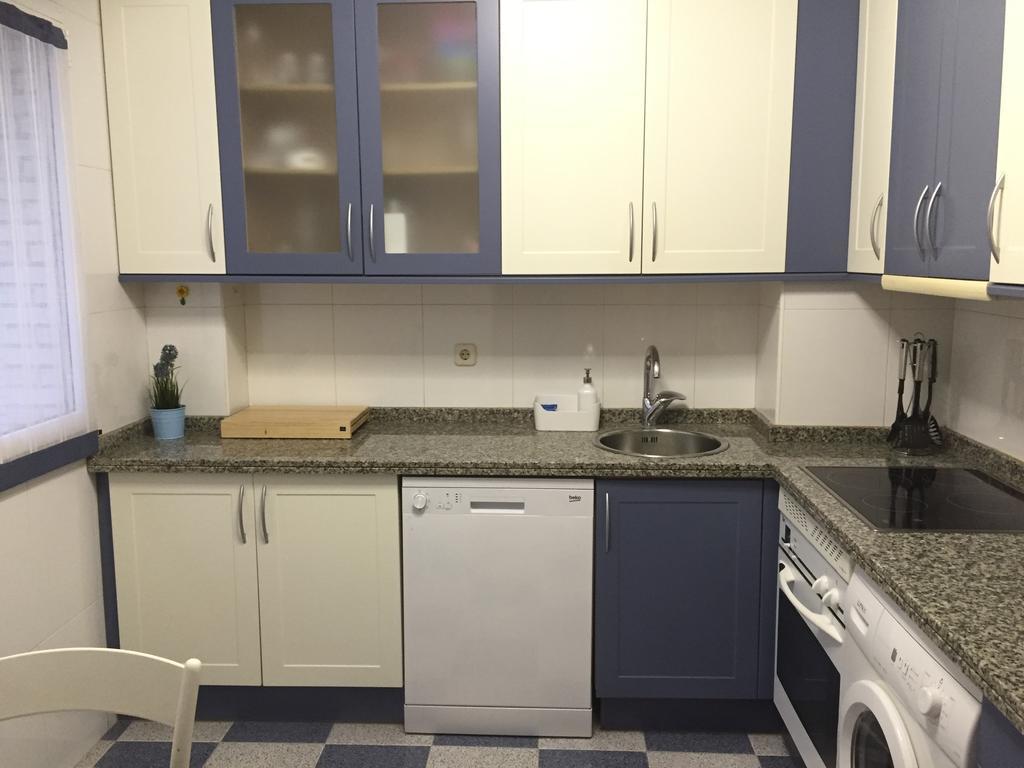 Apartamento Playa Poniente Gijón Exteriör bild