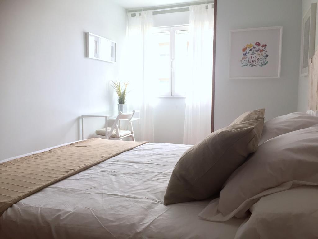 Apartamento Playa Poniente Gijón Exteriör bild