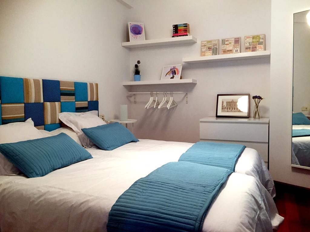 Apartamento Playa Poniente Gijón Exteriör bild